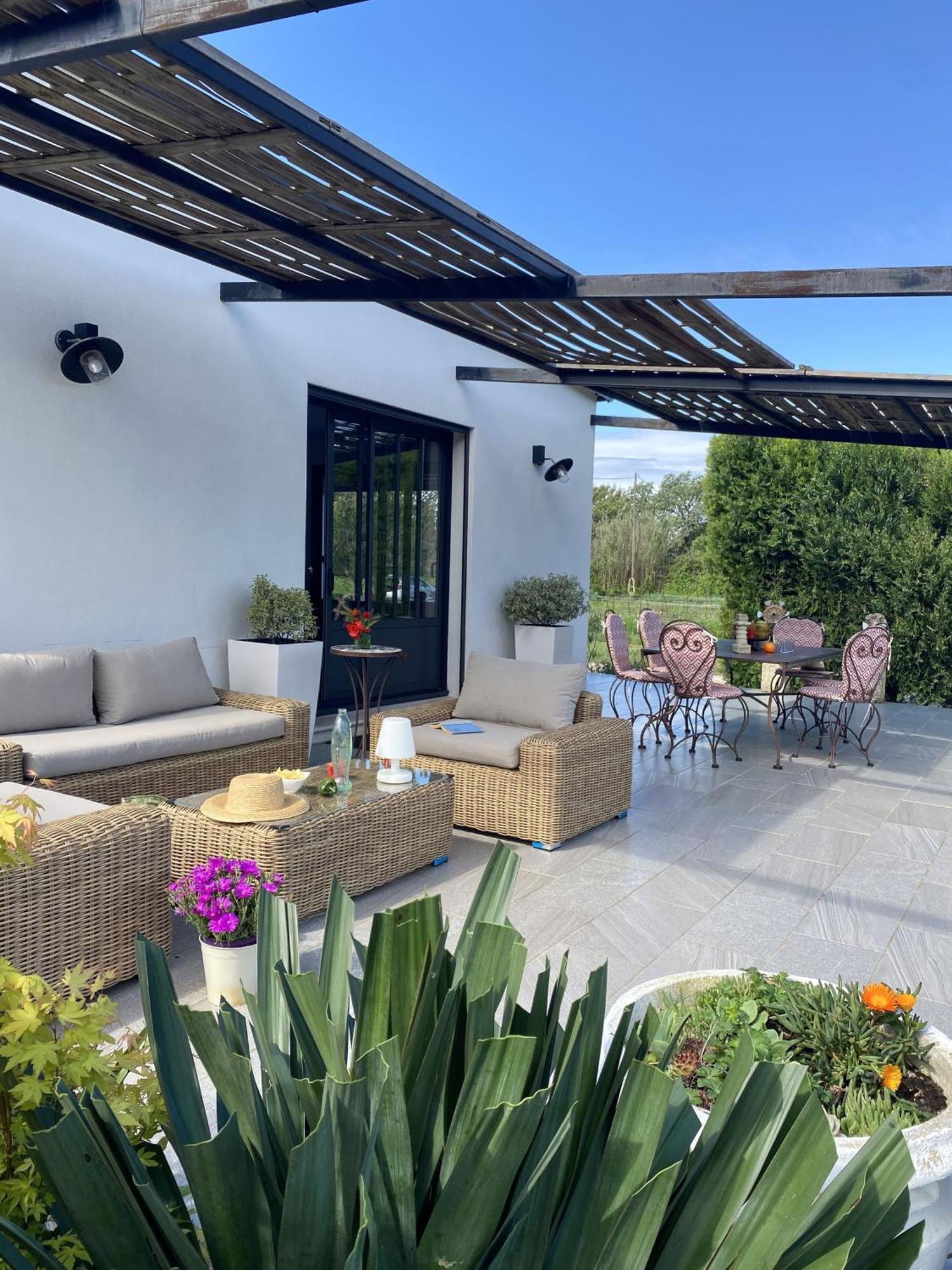 Le Galinie Chic'Art. Un Bel Atelier Avec Piscine Villa Carpentras Luaran gambar